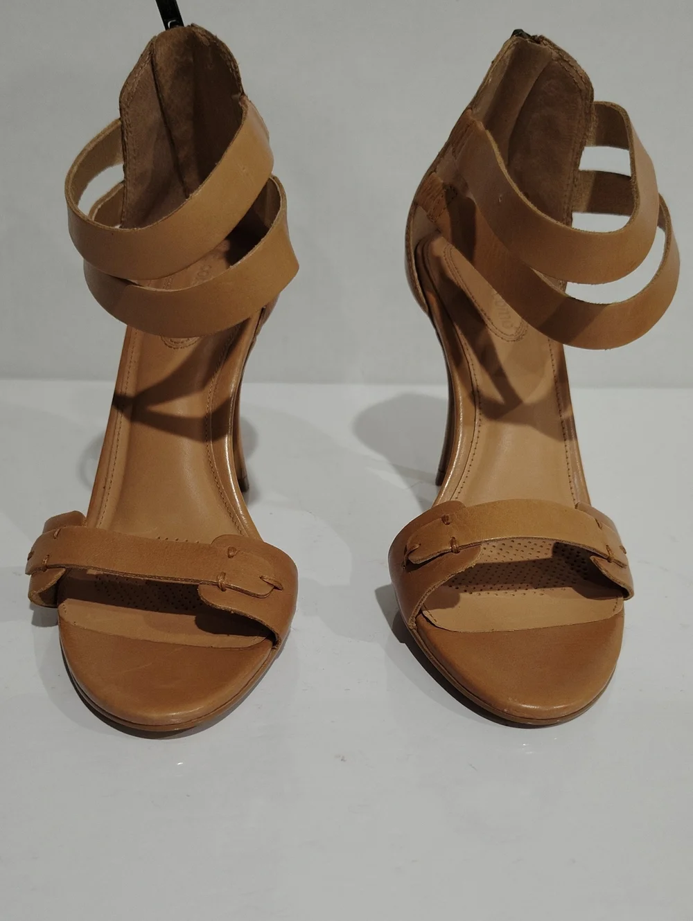 Corso Como Women's Beige Leather Strappy Heel Sandal Size 10